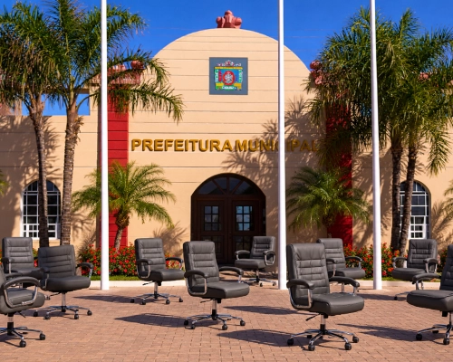 Livramento compra poltronas e mesas de R$ 7 mil para Secretaria; conta é de R$ 244 por habitante